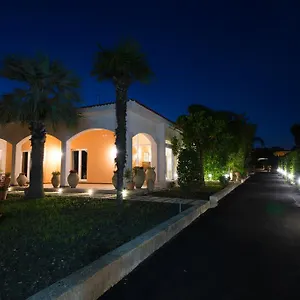  Villa Temenos By Ortigiaapartments Italy