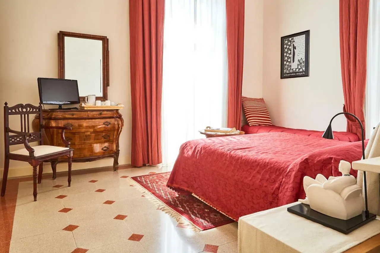 Suite Klimt P.zza Amedeo Napels